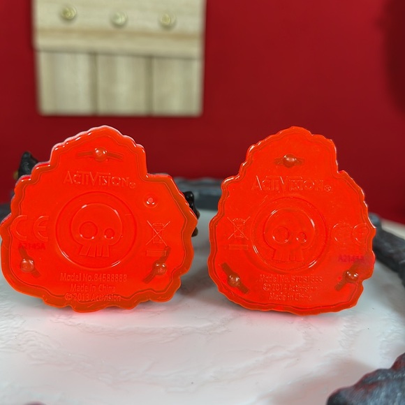 SKYLANDERS ACTION FIGURES W/PORTAL OF POWER BUNDLE - Picture 14 of 15